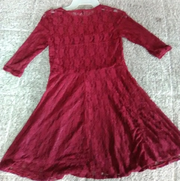 Maroon|Floral Lace Dress - Picture 3 of 4